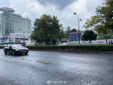 杭州午后雷雨出没 你那里下雨了吗？