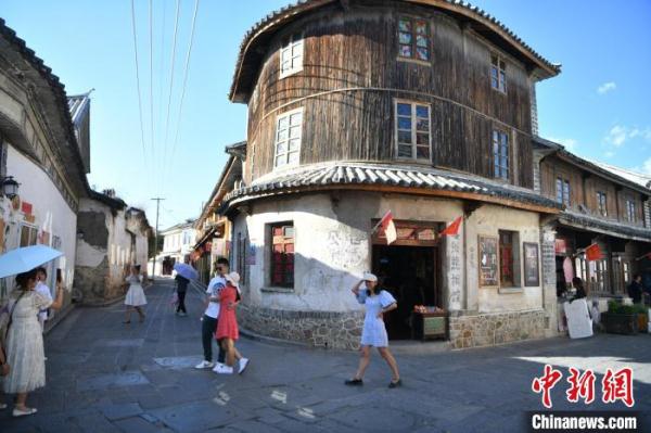 云南大理至西双版纳旅游专列开通