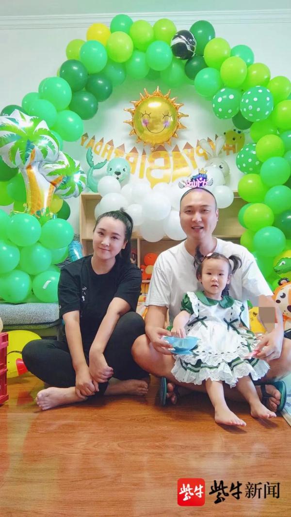 第一天送女儿上幼儿园，爸爸哭了一路......