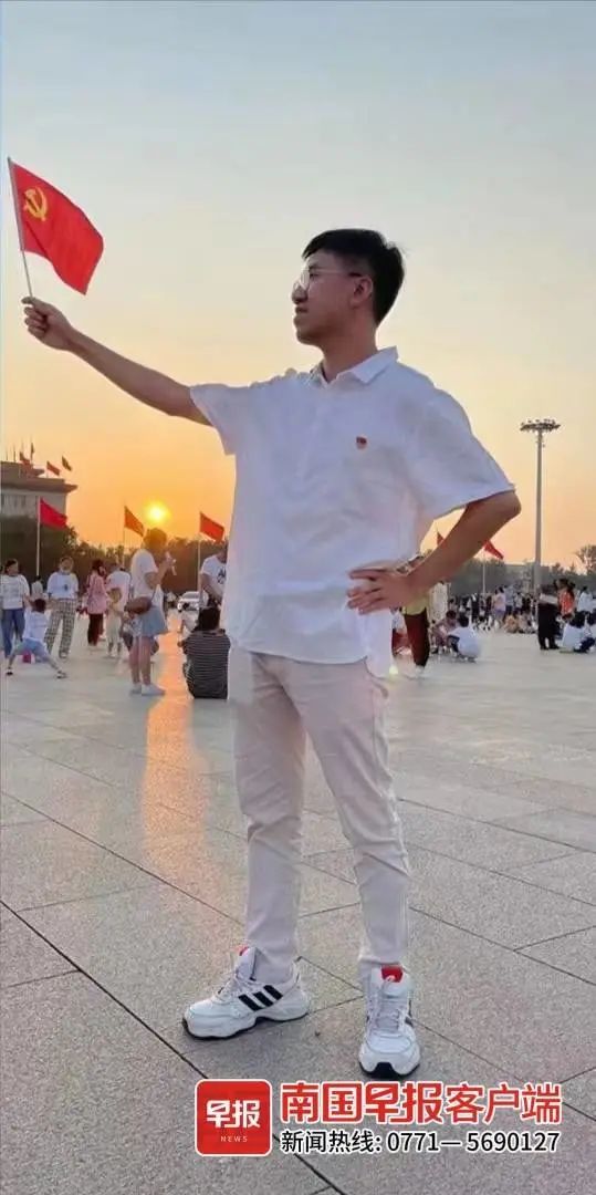 23年前，钦州一5岁小朋友捐款给国家建航母！如今他怎么样了？