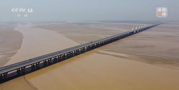 带着渐冻症母亲去旅行 赵天赐:我想用山海治愈你 带着渐冻症母亲去旅行 赵天赐:我想用山海治愈你