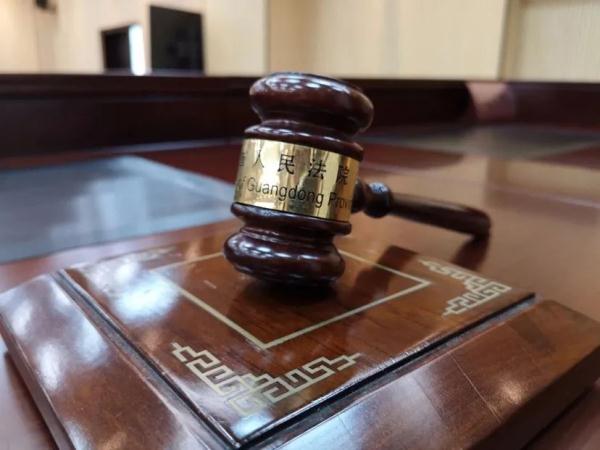 男子下班后用微信处理工作突发疾病身亡，妻子要求认定工伤，法院判了
