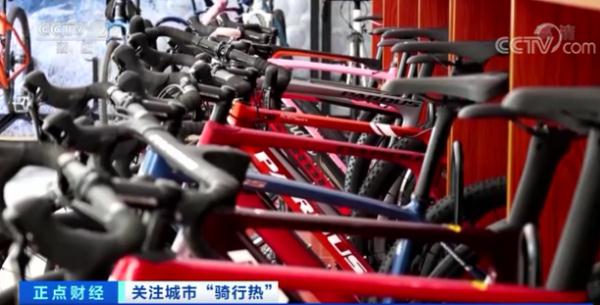 一车难求！这种车，国内外销量都暴涨！二手市场也热了！为啥这么火？