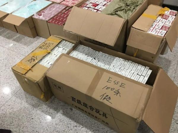 有辆神秘的“烟车”出售“紧俏货”？民警顺藤摸瓜