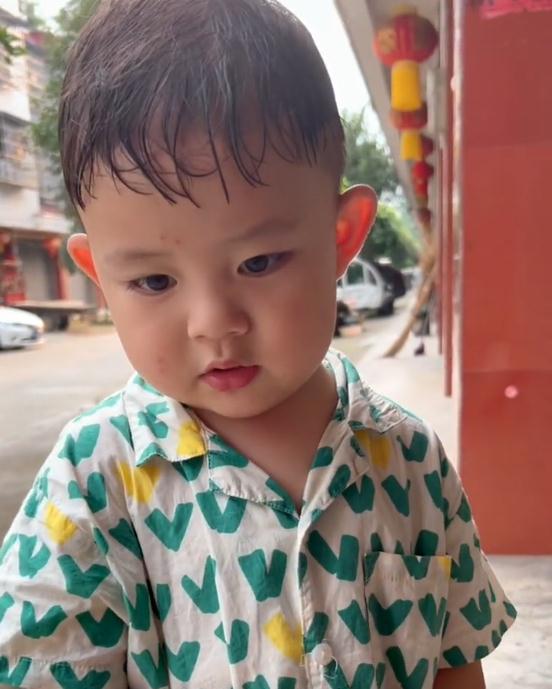“为什么要打你的宝贝？”3岁男孩被揍哭后质问妈妈逗乐网友