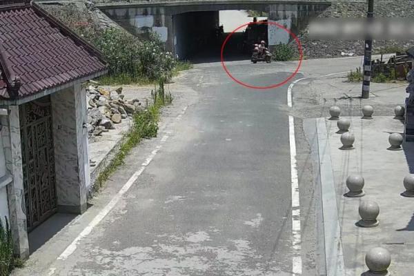 小偷被抓后灵魂发问：我都逃离上虞了，你们为什么还不放过我？
