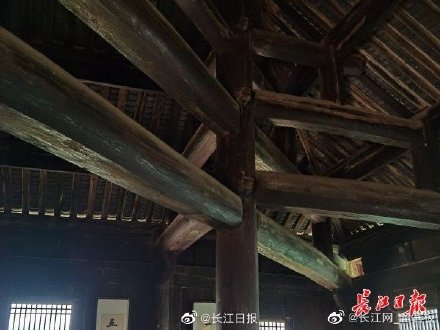 奇!武当山“一柱十二梁”支撑五层楼六百年 奇!武当山“一柱十二梁”支撑五层楼六百年