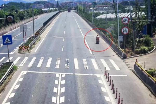 小偷被抓后灵魂发问：我都逃离上虞了，你们为什么还不放过我？