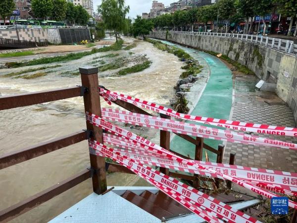 韩国暴雨令人想起电影《寄生虫》