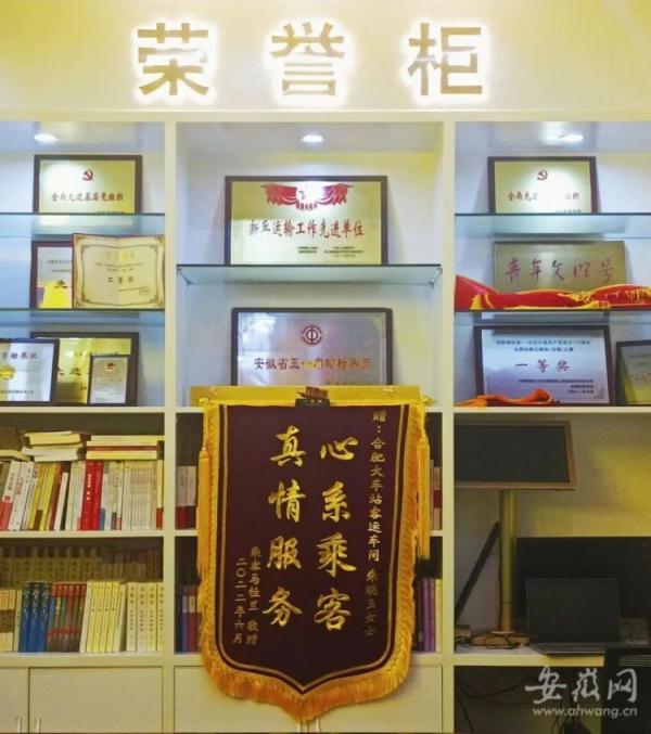 热搜！无人认领行李箱被当盲盒售卖？机场和火车站这样说