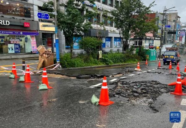 韩国暴雨令人想起电影《寄生虫》