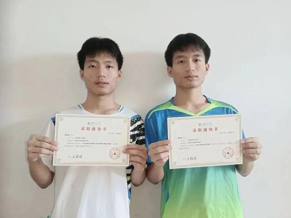 考眼力！当3对双胞胎考上同一所大学