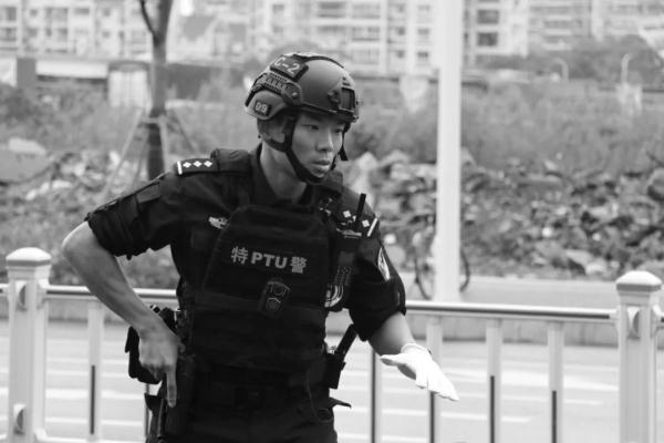 痛心!1.86米“全能战士”牺牲,年仅35岁 痛心!1.86米“全能战士”牺牲,年仅35岁