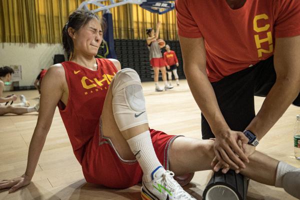 中国女篮开启欧洲拉练：韩旭李月汝缺席，世界杯目标奖牌