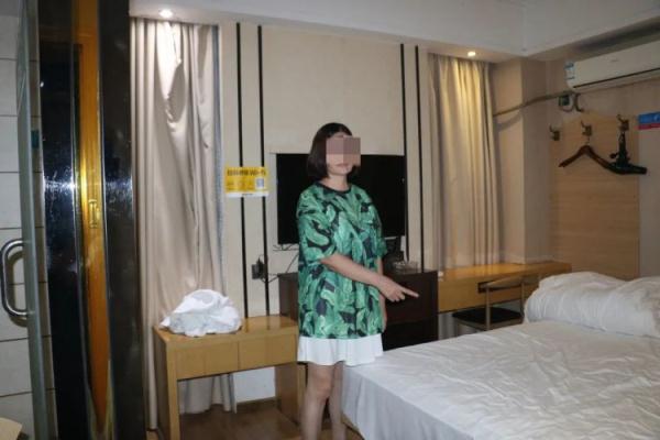 一卖淫团伙41人落网！在酒店提供特殊服务，并安插“明哨”和“暗哨”望风