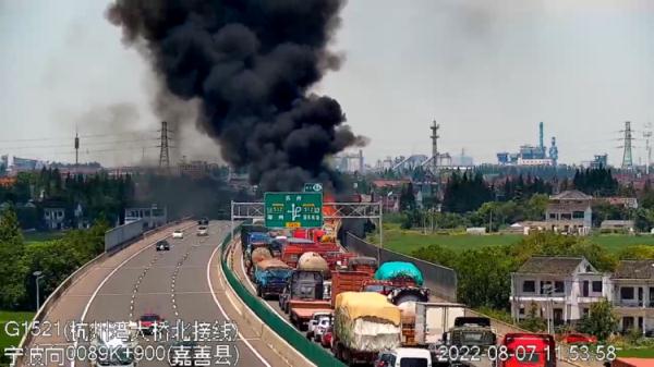 货车变“火”车！这场高温“内卷”下，驾驶员朋友要当心了