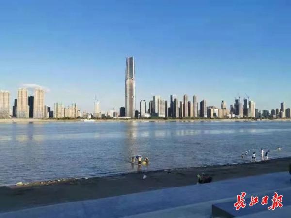 长江武汉段水位创历史同期最低，原因是......
