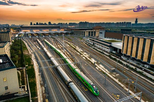 西安加开这些列车！高温天坐地铁你得注意