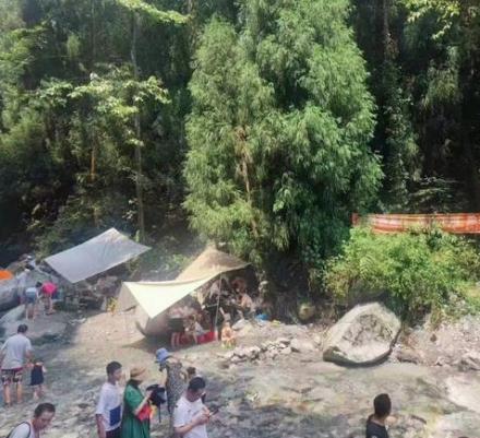 四川山洪已致7人死亡！事发地非景区，被捧成“网红打卡地”