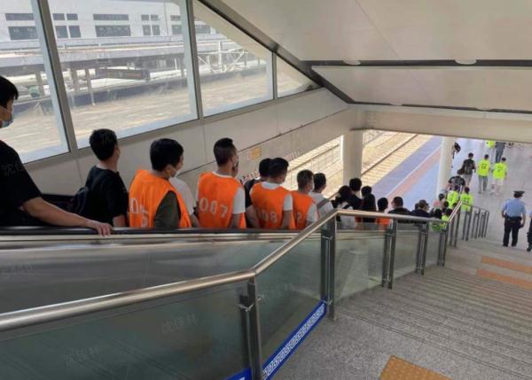 报警类警情同比降33.9%!上海公安夏季治安打击整治“百日行动”获阶段性成效 报警类警情同比降33.9%!上海公安夏季治安打击整治“百日行动”获阶段性成效