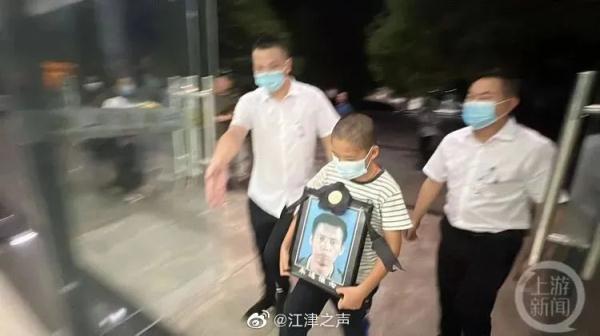 “求你们带我吃一次火锅！”蒋正全儿子用“约定”和爸爸告别