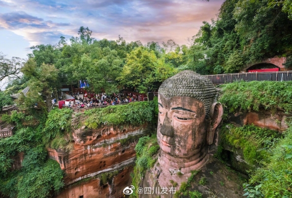 连续7天发布高温红色预警！乐山大佛今日暂停开放游佛脚