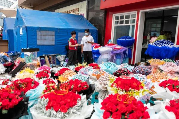 市场规模已达896.9亿元，鲜花电商的春天来了吗？