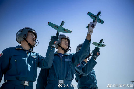 首批00后飞行学员顺利结业！