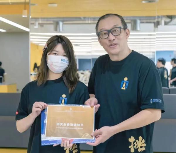 港科大（广州）首封录取通知书，她拿到了！