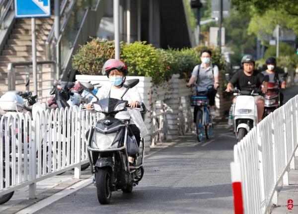 上海市防汛办发布提示，注意雷雨大风冰雹！后天最高温可能“仅”35℃…