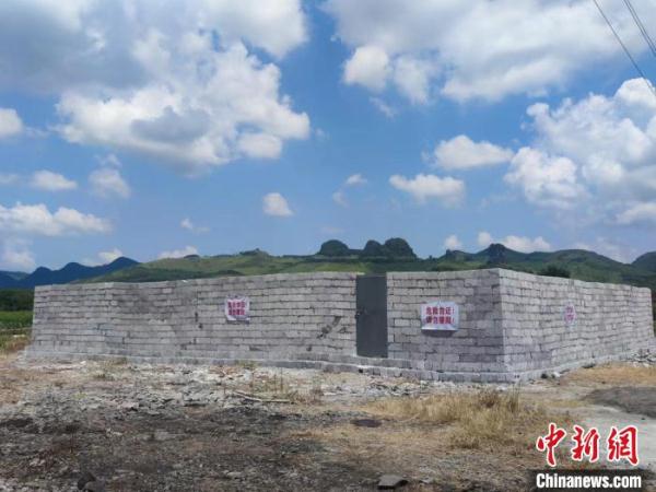 广西合山“荒地之火”已砌围墙 官方：待气体燃尽即可恢复正常