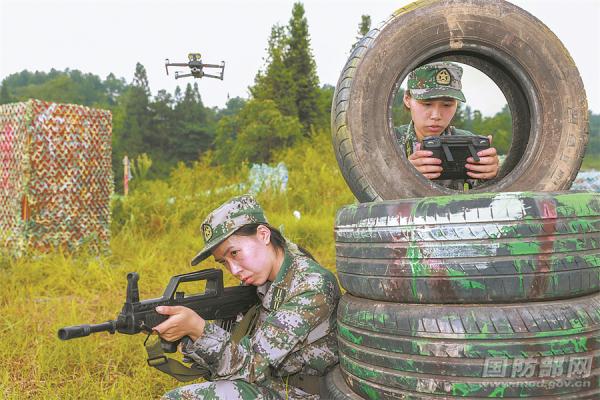 无人机专业骨干集训考核现场 看民兵“姐妹花”铿锵绽放