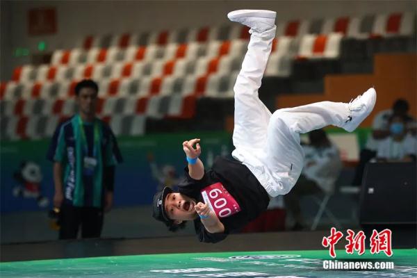 80年代火遍中国的“霹雳舞”，复活了？