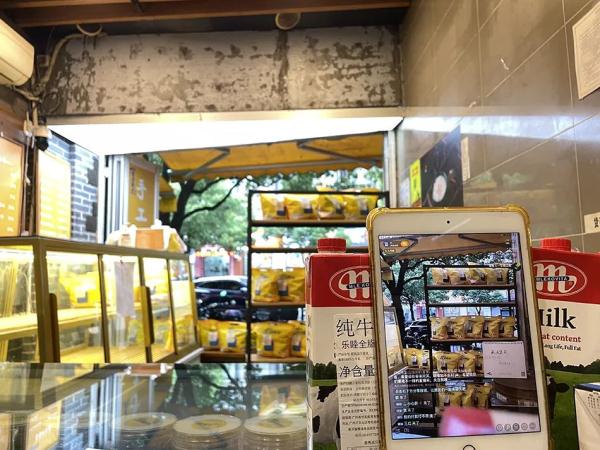 一边在西餐厅打工,一边当“无人售卖”蛋卷店老板 一边在西餐厅打工,一边当“无人售卖”蛋卷店老板