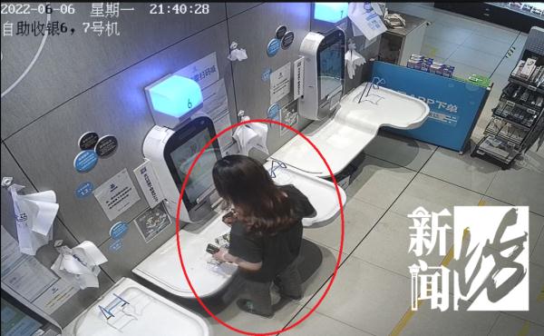 上海爷叔购物车上放推车?暗藏玄机 上海爷叔购物车上放推车?暗藏玄机