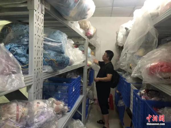 42元卖玲娜贝儿？民警直捣直播间