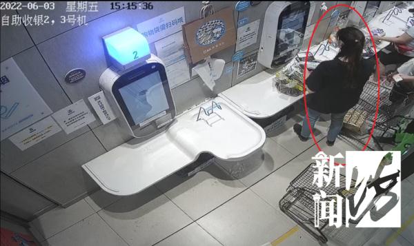 上海爷叔购物车上放推车?暗藏玄机 上海爷叔购物车上放推车?暗藏玄机