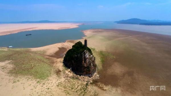 鄱阳湖提前进入枯水期！湖中鞋山岛全部露出水面