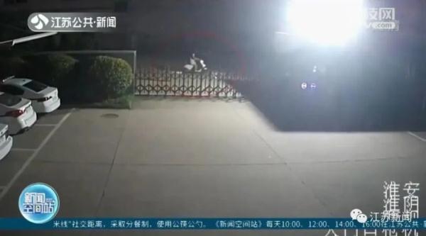 女子以为接到诈骗电话，半夜冲进派出所报警！民警一查她身份……