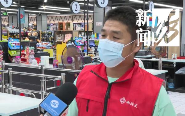 上海爷叔购物车上放推车?暗藏玄机 上海爷叔购物车上放推车?暗藏玄机