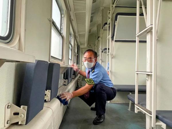 只有一节客车车厢!这趟通勤列车,让职工充满期待…… 只有一节客车车厢!这趟通勤列车,让职工充满期待……