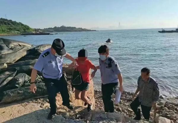 女子在海面上漂浮一夜后被救！网友：这体力也太强了吧