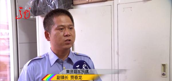 西瓜一切一股水，卖瓜商贩难自夸 ，要找瓜农讨说法