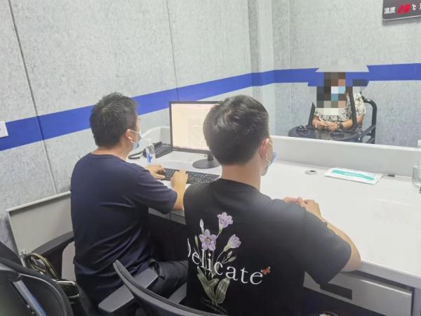 女子给网友介绍的“女友”竟是自己男友!情侣假扮闺蜜合谋网恋诈骗20万 女子给网友介绍的“女友”竟是自己男友!情侣假扮闺蜜合谋网恋诈骗20万