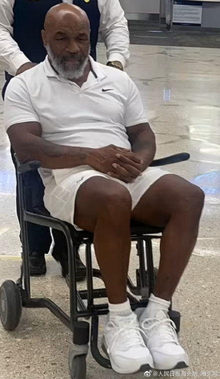 泰森坐轮椅现身胡子花白 数月前曾暴打惹事男子