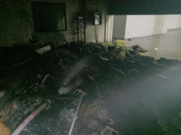 长沙一地下车库凌晨起火，消防灭完火后值班员还没醒