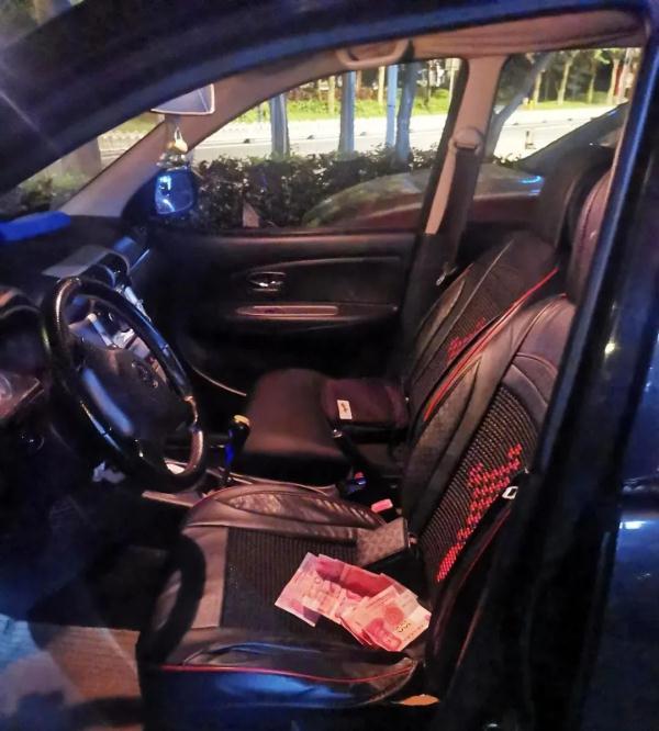 停车务必锁好车门！广州黄埔警方破获“拉车门”盗窃系列案