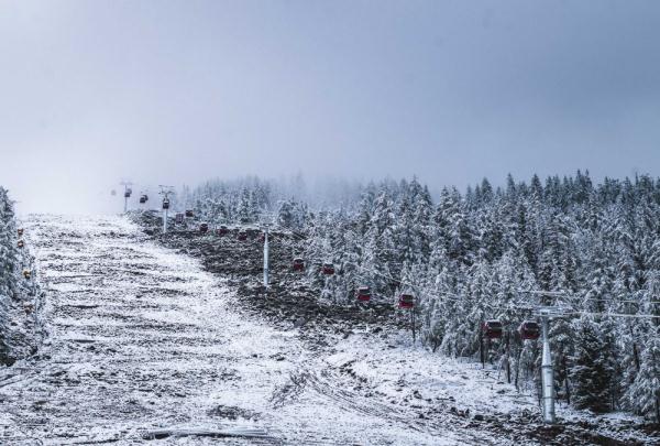新疆可可托海迎来降雪 新疆可可托海迎来降雪
