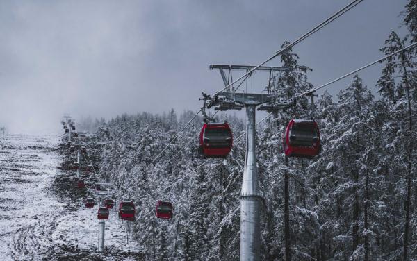 新疆可可托海迎来降雪 新疆可可托海迎来降雪