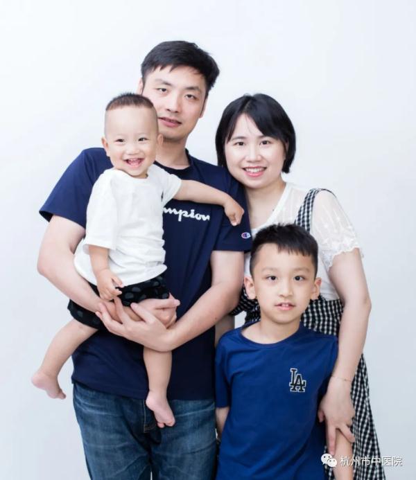 今天中午，杭州一避暑胜地有男孩溺水！生命垂危！那一刻，两个孩子的妈妈哭了…